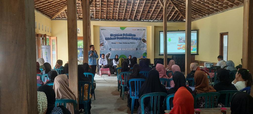 Peringati Hari Lingkungan Hidup Sedunia, PNM Jadikan 10 Kampung Madani Pusat Edukasi Pilah Sampah