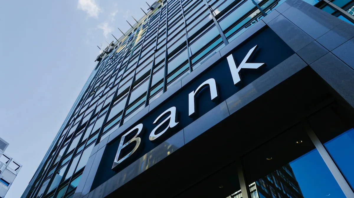 8 Perbedaan Bank Syariah dan Konvensional: Prinsip Dasar Hingga Akad