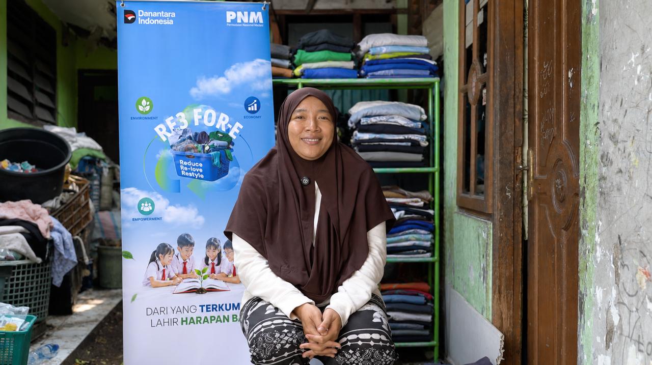 Bukan Hanya Mengurangi Limbah Pakaian, RE3 For-E PNM Menggerakkan Rantai Manfaat bagi Nasabah Laundry